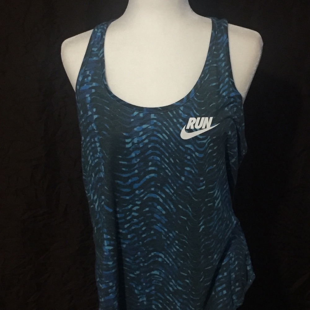 The Nike Tee XL